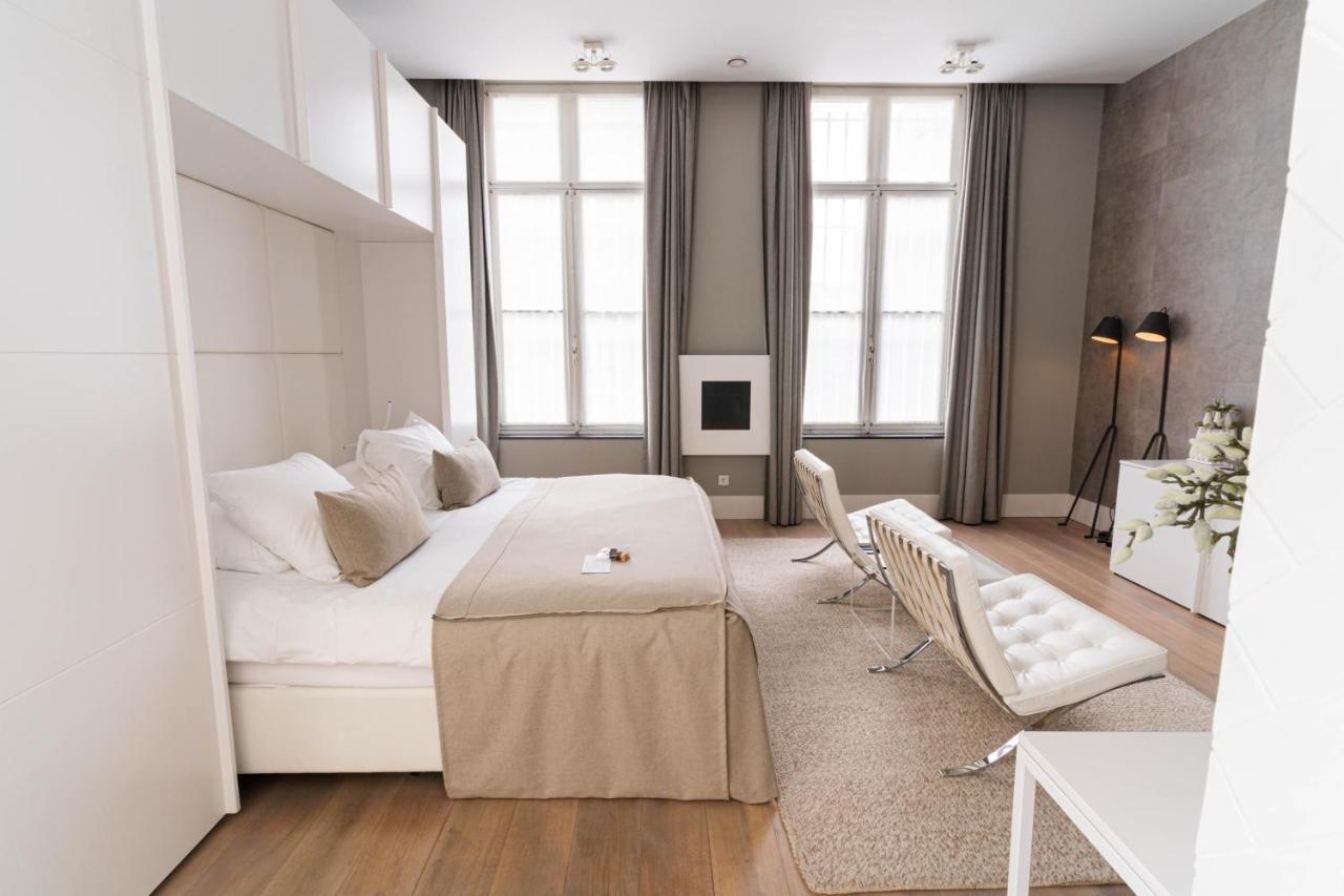 Het Arresthuis Roermond Exterior foto A bedroom