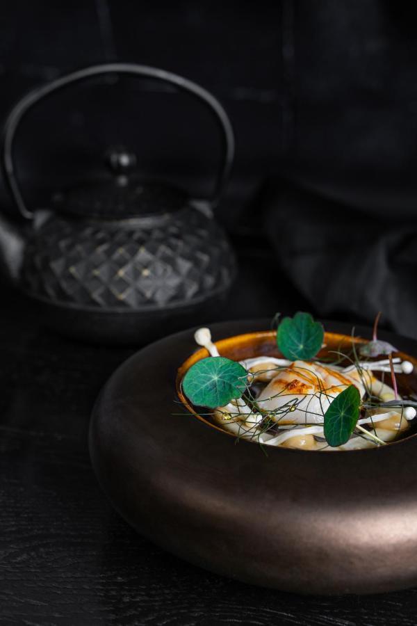 Het Arresthuis Roermond Exterior foto A dish of the traditional Christmas Eve meal