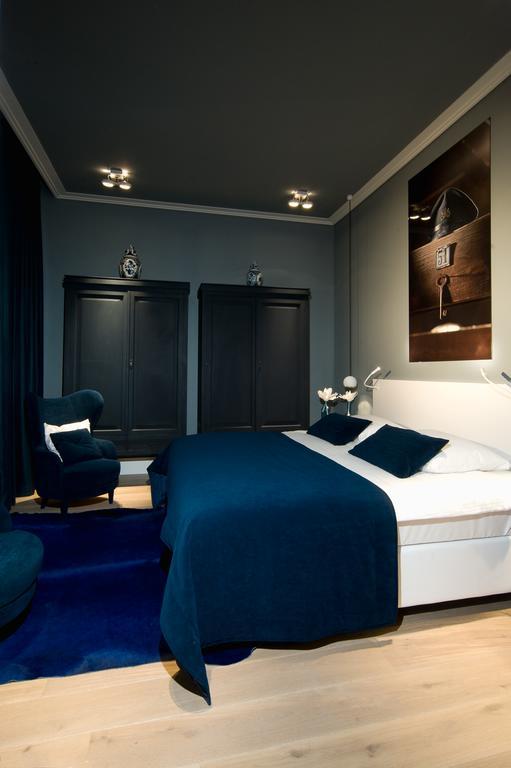 Het Arresthuis Roermond Quarto foto A room at the hotel