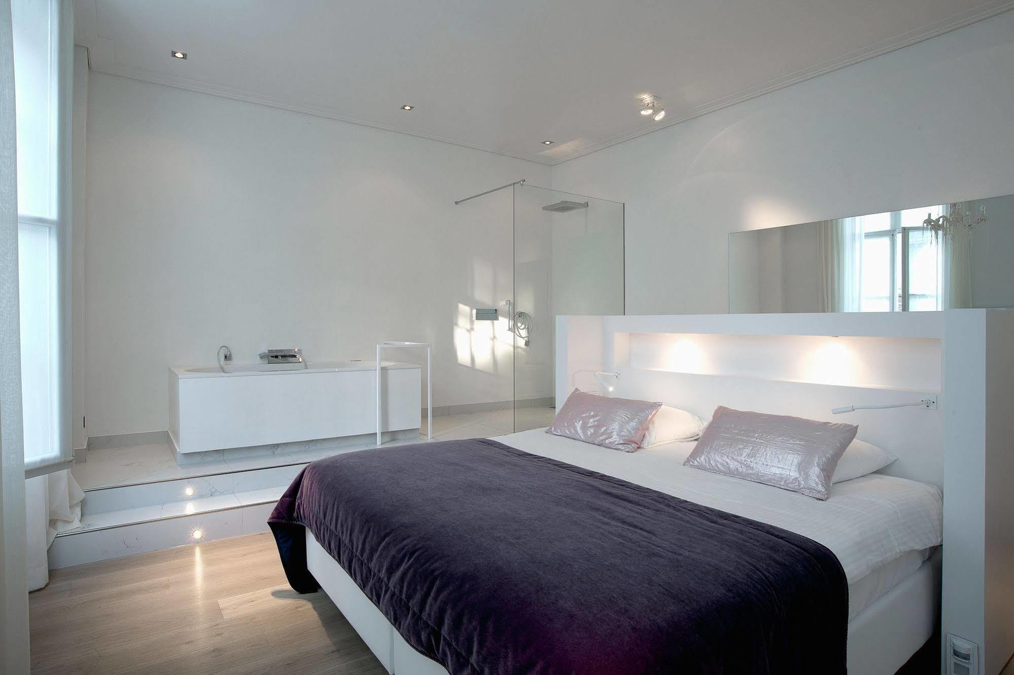 Het Arresthuis Roermond Exterior foto A bedroom